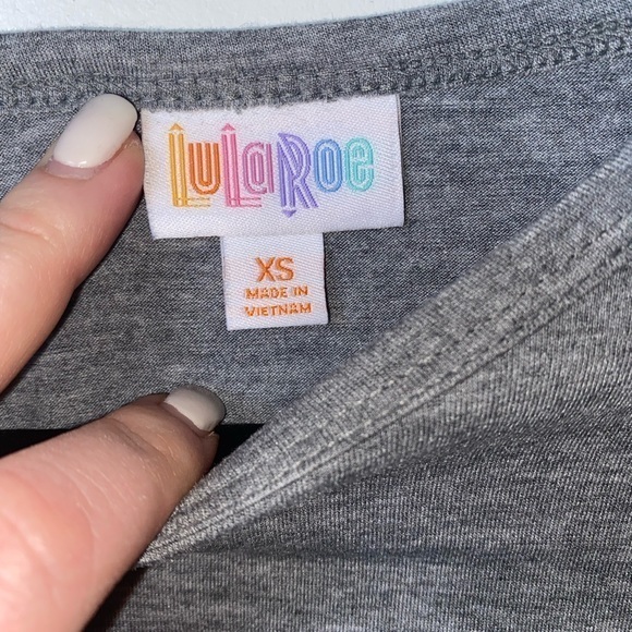 ✨NEW WITH TAGS✨ LulaRoe Randy Tee, size XS - Picture 4 of 5